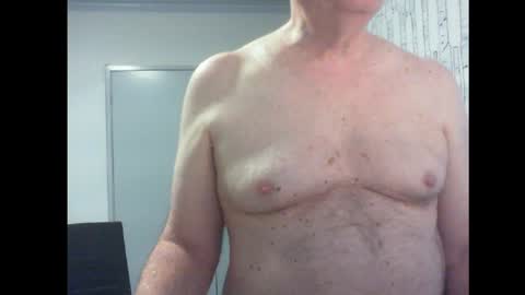 Snapshot of thickmelnik chatting on 7, 1, 2025 James online show from 7, 1, 2025