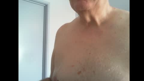 Snapshot of thickmelnik chatting on 16, 1, 2025 James online show from 16, 1, 2025