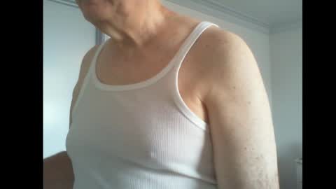 Snapshot of thickmelnik chatting on 23, 1, 2025 James online show from 23, 1, 2025