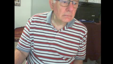 Snapshot of thickmelnik chatting on 24, 1, 2025 James online show from 24, 1, 2025