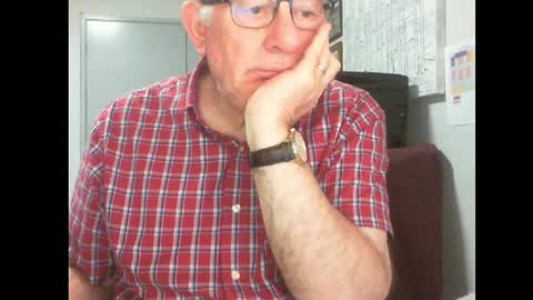 Snapshot of thickmelnik chatting on 17, 2, 2025 James online show from 17, 2, 2025