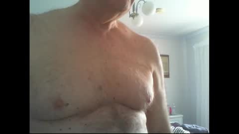 Snapshot of thickmelnik chatting on 27, 9, 2025 James online show from 27, 9, 2025