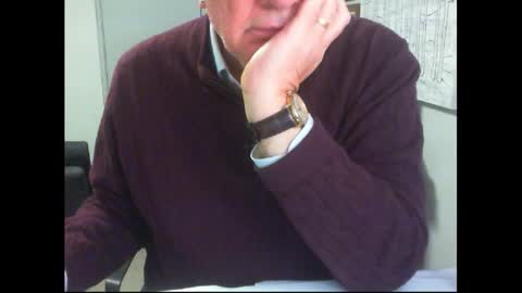 Snapshot of thickmelnik chatting on 26, 10, 2025 James online show from 26, 10, 2025