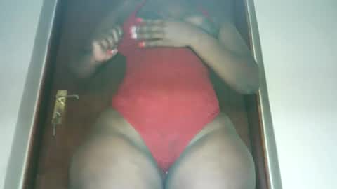 thickybabe_05 online show from 14, 2, 2025