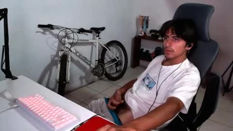 Snapshot of thieves_us chatting on 15, 9, 2025 thieves_us online show from 15, 9, 2025