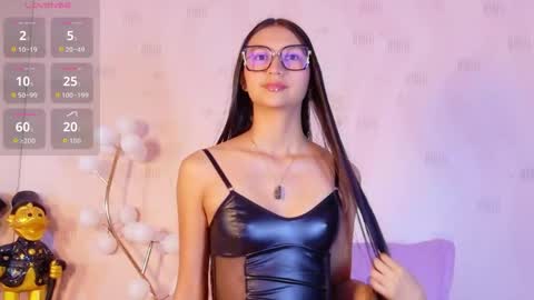 Eva  online show from 16, 4, 2026