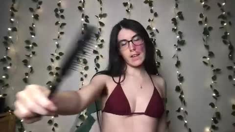 thistlefernsby online show from 16, 10, 2025