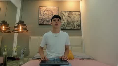 Snapshot of thom_ames chatting on 13, 3, 2026 Thom online show from 13, 3, 2026