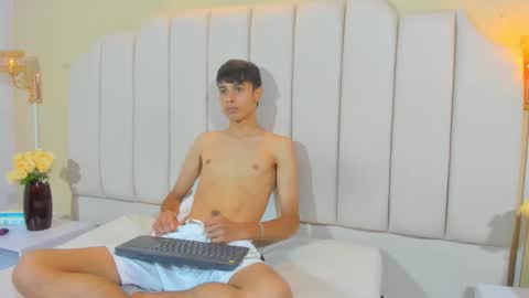 Snapshot of thomas_dikey chatting on 5, 4, 2026 thomas_dikey online show from 5, 4, 2026