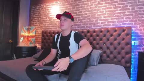 ---Thomas--- online show from 20, 2, 2025