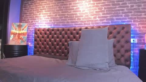 ---Thomas--- online show from 21, 2, 2025