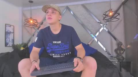 ---Thomas--- online show from 24, 2, 2025