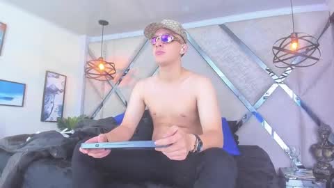 ---Thomas--- online show from 25, 2, 2025