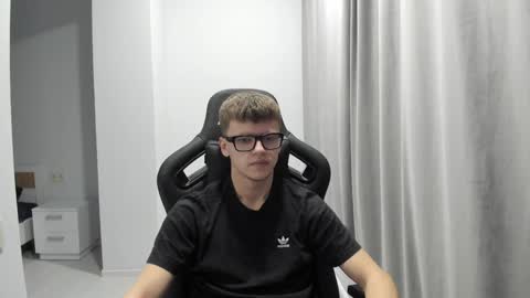 Snapshot of thomas_shelbivip chatting on 15, 1, 2025 Tomas online show from 15, 1, 2025