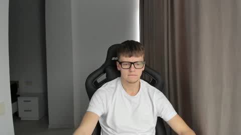 Snapshot of thomas_shelbivip chatting on 28, 1, 2025 Tomas online show from 28, 1, 2025