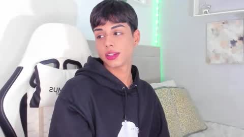 Snapshot of thomas_wild chatting on 26, 10, 2025 Thomas online show from 26, 10, 2025