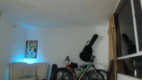 Snapshot of thomasjons chatting on 23, 3, 2026 thomasjons online show from 23, 3, 2026