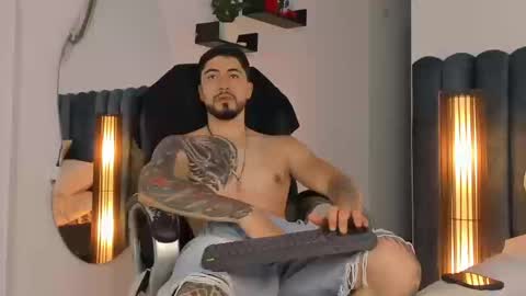 Snapshot of thomasmarzo1 chatting on 29, 9, 2025 sweetfit boy online show from 29, 9, 2025