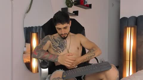 Snapshot of thomasmarzo1 chatting on 7, 10, 2025 sweetfit boy online show from 7, 10, 2025