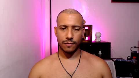 Snapshot of thommerxxx chatting on 10, 6, 2026 Thom online show from 10, 6, 2026