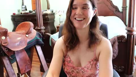 ThornburyRose online show from 6, 3, 2025