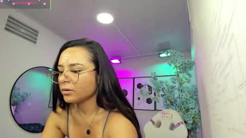 Tiara  online show from 22, 3, 2026