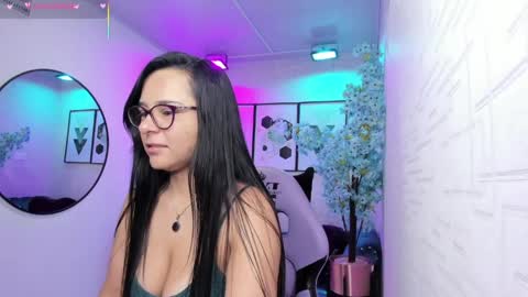 Tiara  online show from 2, 5, 2026