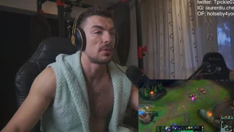 Snapshot of tickle_my_pickle07 chatting on 2, 12, 2024 tickle_my_pickle07 online show from 2, 12, 2024