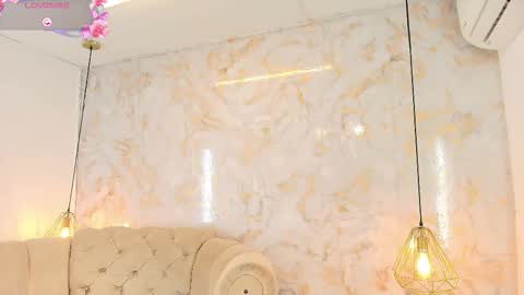 Tifani brown online show from 5, 2, 2026