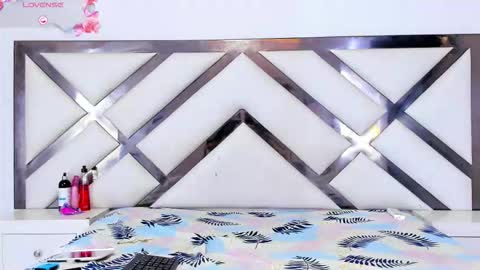 Tifani brown online show from 27, 2, 2026