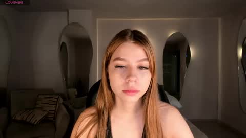 Tiffanny Sins online show from 19, 4, 2026