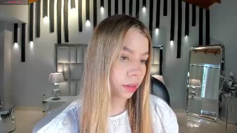 Tiffanny Sins online show from 14, 6, 2026