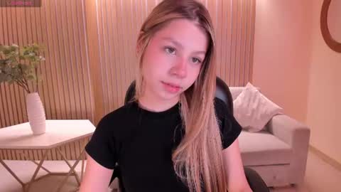 Snapshot of tiffannysins chatting on 9, 7, 2026 Tiffanny Sins online show from 9, 7, 2026