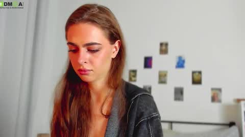 Snapshot of tiffany_loong chatting on 16, 9, 2025 tiffany online show from 16, 9, 2025