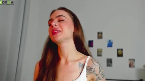 Snapshot of tiffany_loong chatting on 17, 10, 2025 tiffany online show from 17, 10, 2025