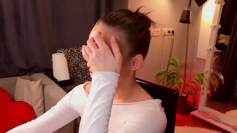 Tiffany online show from 30, 11, 2025