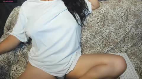 tiffany theressa online show from 8, 5, 2026