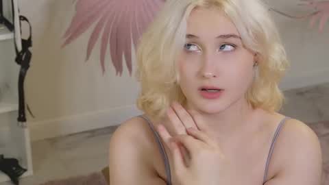 tiffanyjons online show from 4, 10, 2025