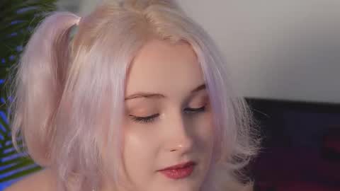 tiffanyjons online show from 23, 11, 2025