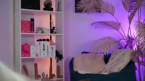 tiffanyjons online show from 9, 5, 2026