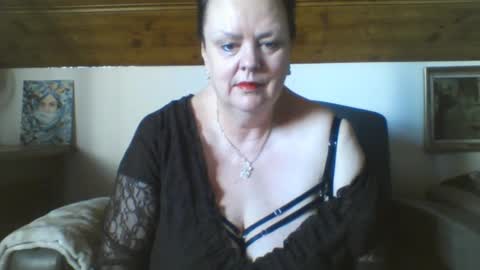 TiffanyMature online show from 27, 3, 2026