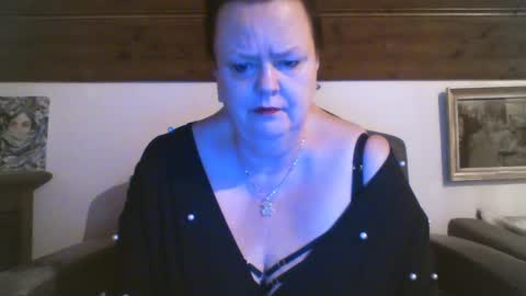 TiffanyMature online show from 4, 4, 2026
