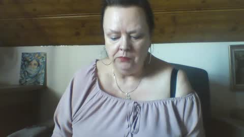 TiffanyMature online show from 10, 4, 2026