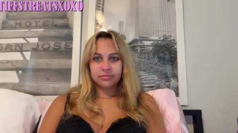 Tiffstreatsxoxo online show from 20, 6, 2026