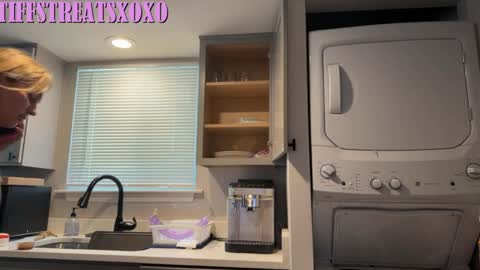 Snapshot of tiffstreatsxoxo chatting on 19, 7, 2026 Tiffstreatsxoxo online show from 19, 7, 2026