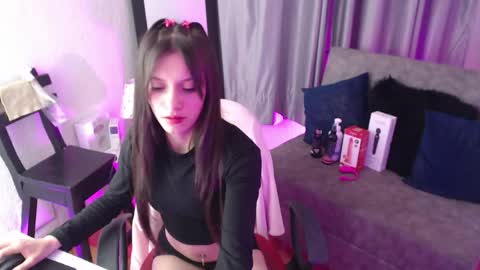 tiinajonus_ online show from 18, 5, 2026
