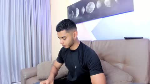 Snapshot of tiler_price chatting on 30, 12, 2024 Tyler online show from 30, 12, 2024