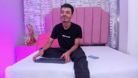 Snapshot of timothe_evans chatting on 20, 10, 2025 Evans  online show from 20, 10, 2025