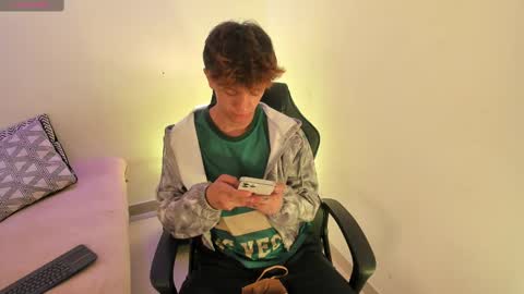 Timothy 21 years old online show from 28, 9, 2025