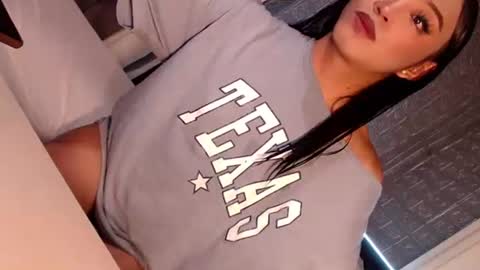Snapshot of tina_allure chatting on 22, 7, 2026 Tina online show from 22, 7, 2026